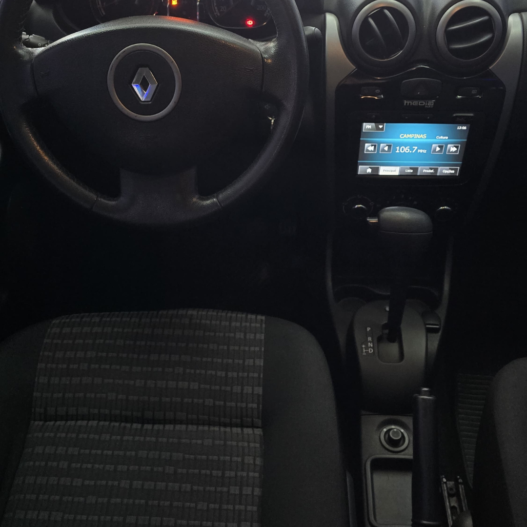 Renault_ Sandero Privilege Automático 2013 Preto (3)
