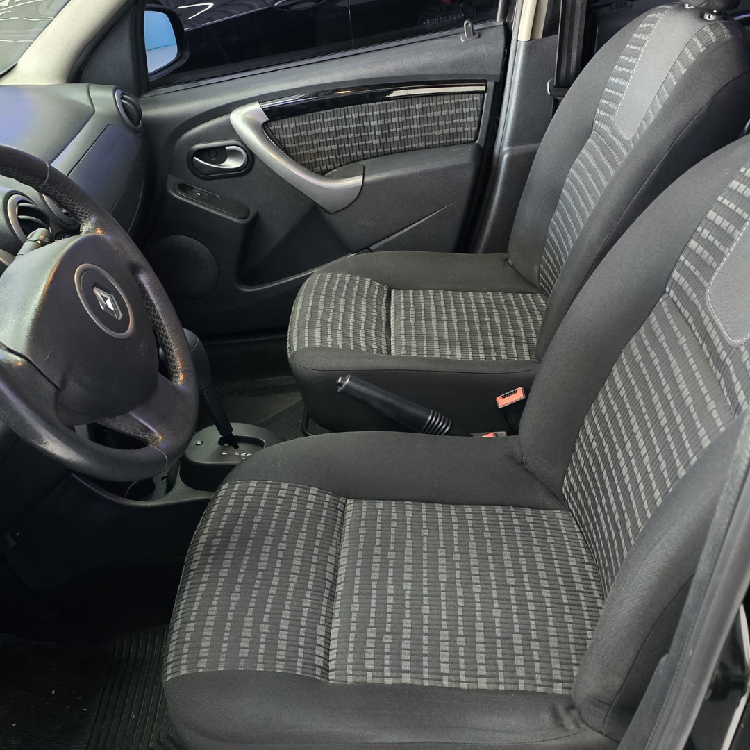 Renault_ Sandero Privilege Automático 2013 Preto (5)