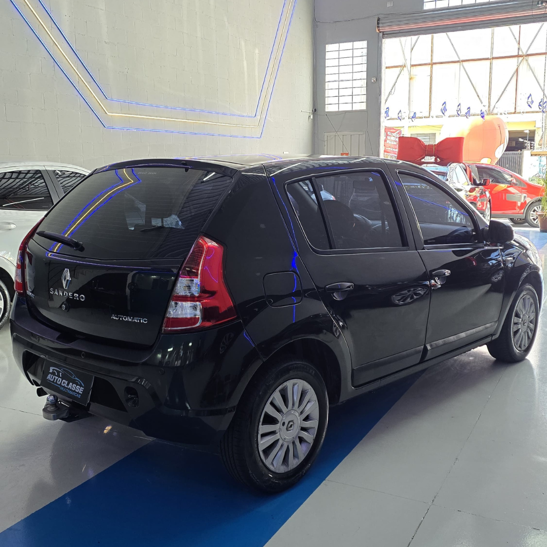 Renault_ Sandero Privilege Automático 2013 Preto (8)