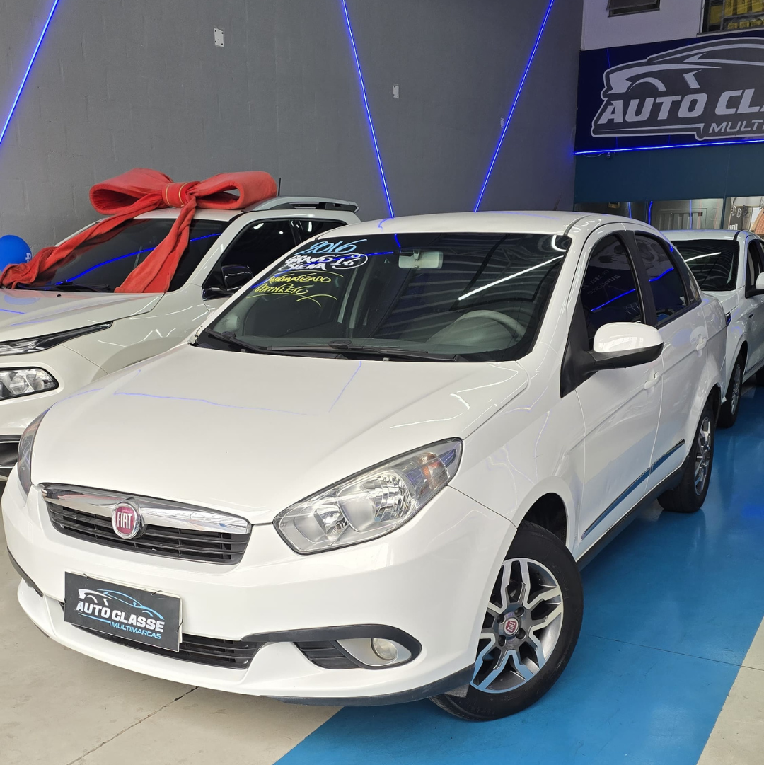Fiat Grand Siena Essence 1.6 16V (Flex) (2)