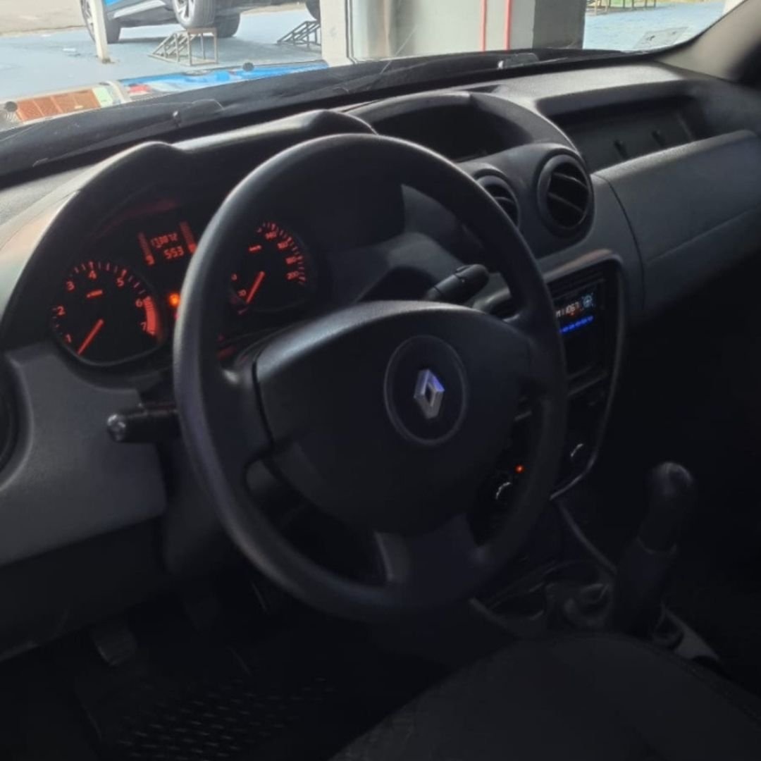Duster EYU8C67 8